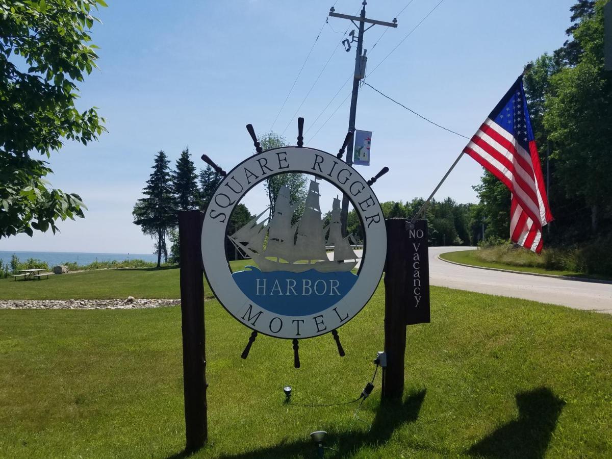 Square Rigger Harbor Motel 베일리스 하버 외부 사진