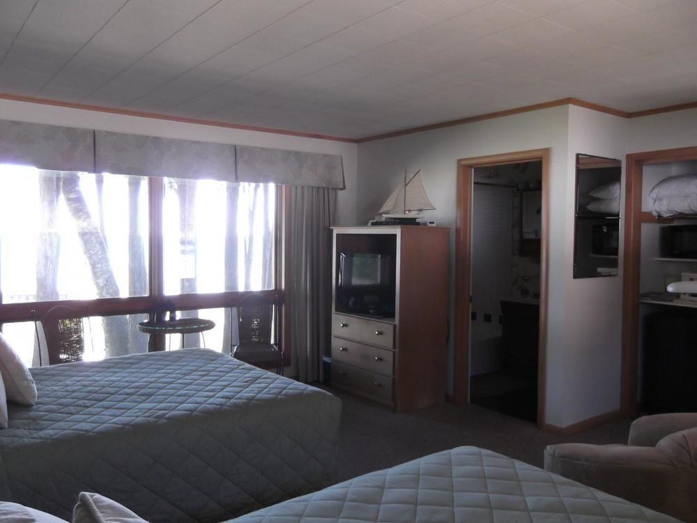Square Rigger Harbor Motel 베일리스 하버 외부 사진